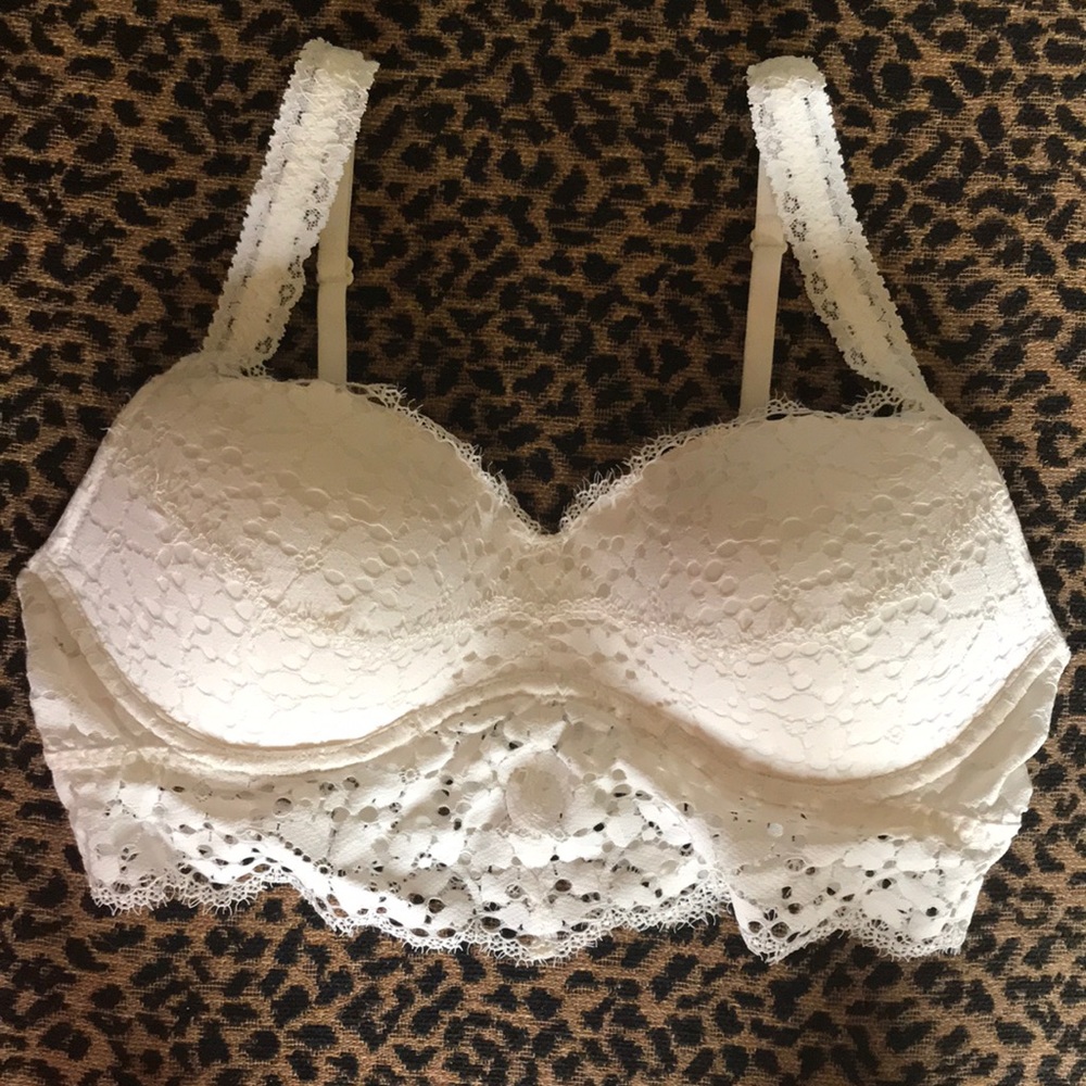 NWOT🌸 Pink Victoria Secret’s lace padded bralette